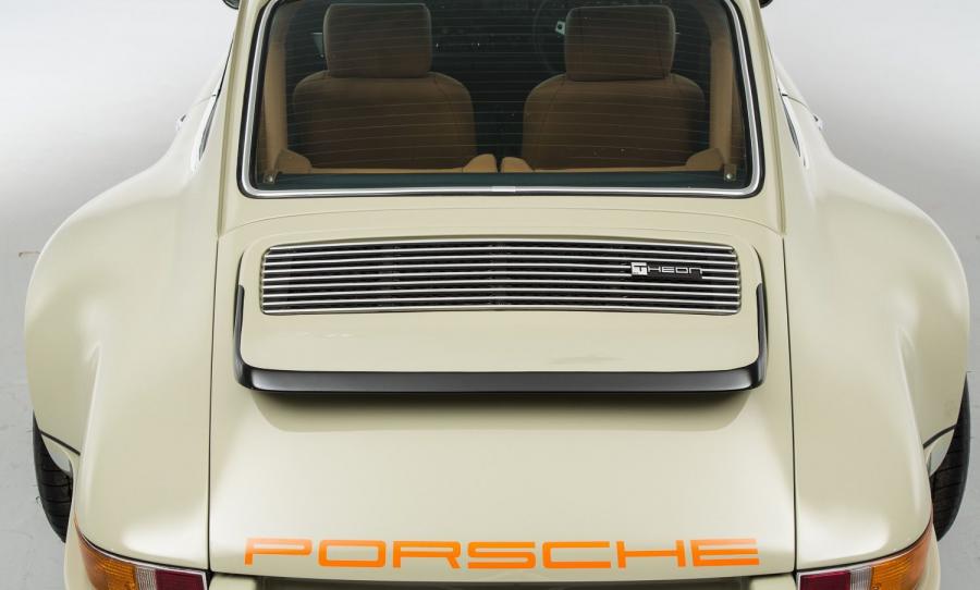  Porsche 911 Restomod by Theon 2016 года  (фото 6 из 40)